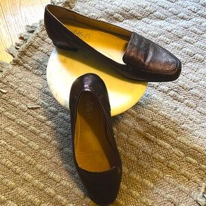 Fall 2025 trend. Michelle D loafers : Metallic brown/burgundy Leather Size 10